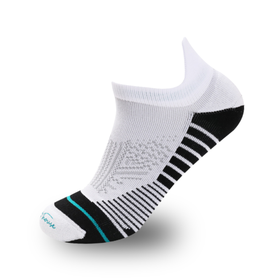 Men’s running socks with seamless toe design to prevent blisters