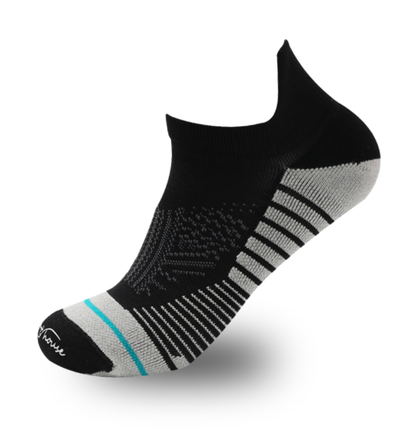 Breathable men’s running socks with mesh ventilation zones