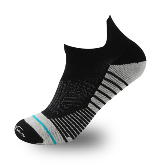 Breathable men’s running socks with mesh ventilation zones