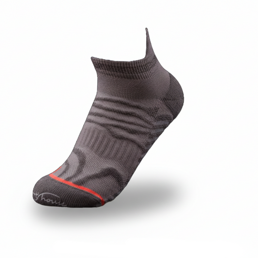 Breathable low cut running socks with mesh ventilation zones