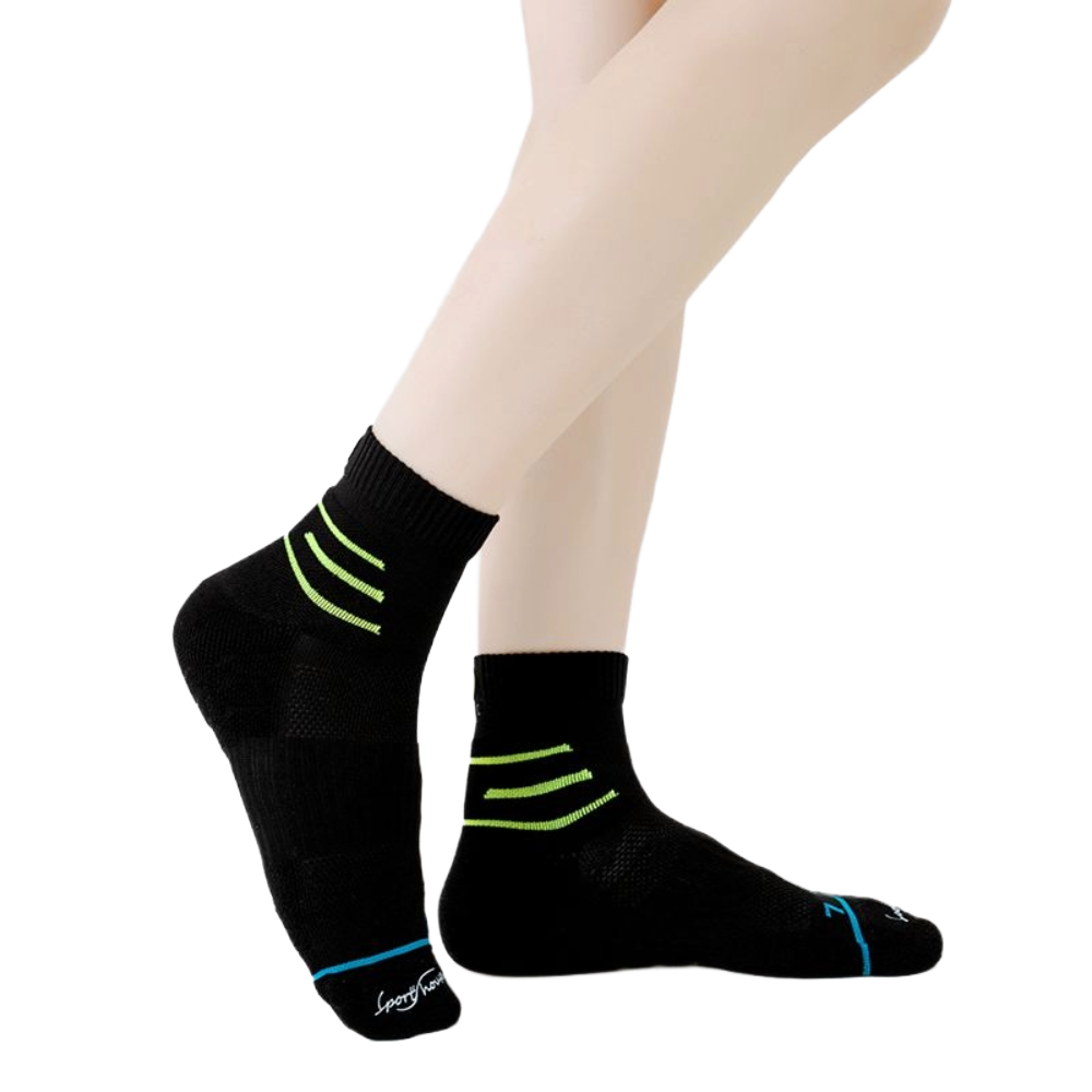 Gym socks with seamless toe to prevent blisters