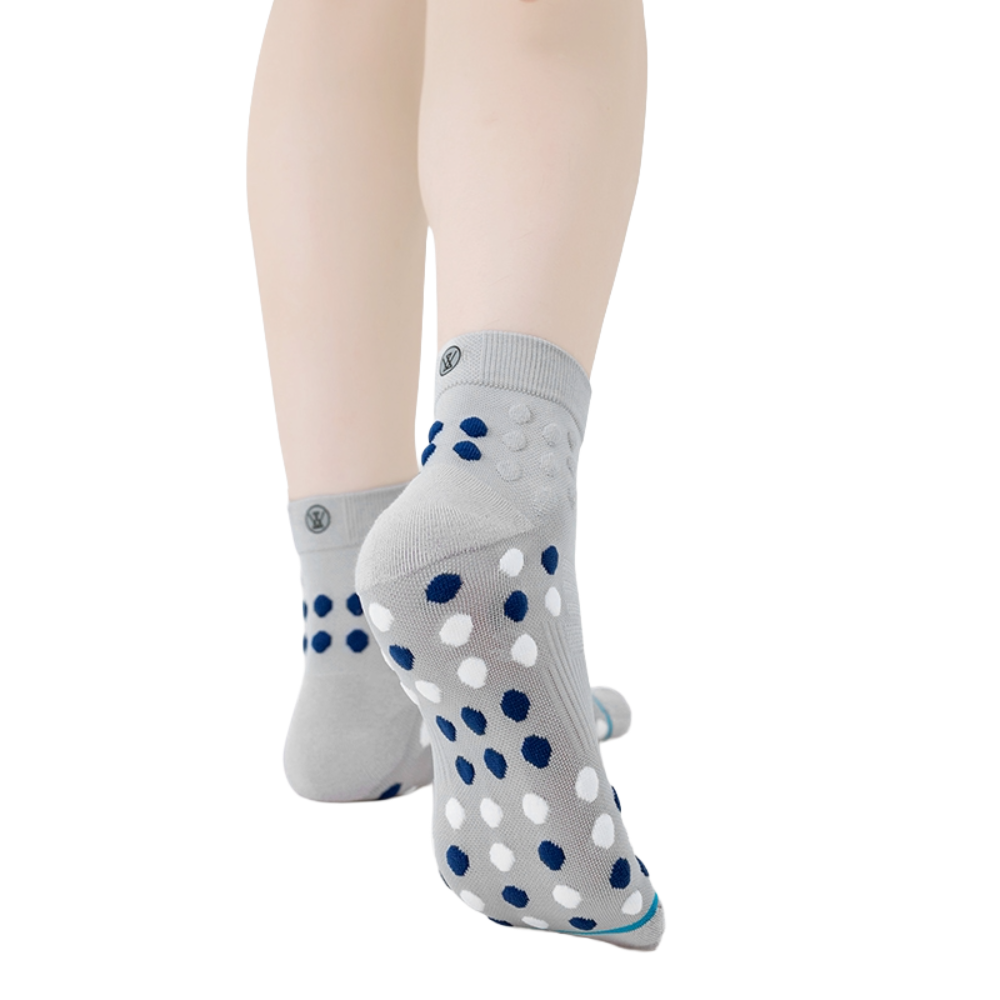 Seamless toe running socks preventing blisters during long runs